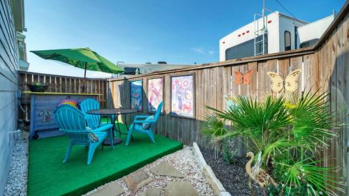 Port Aransas House | Shared Resort-Style Pool Playground Patio w Bar Tidal Times by AvantStay