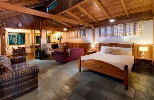 Malanda Cabin | Sharlynn by the River
