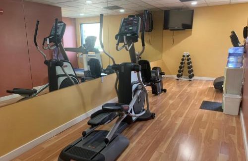 Mission Hotel | Shary Inn and Suites