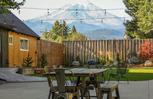 McCloud Cabin | Shasta View Lodge - Cabin 2