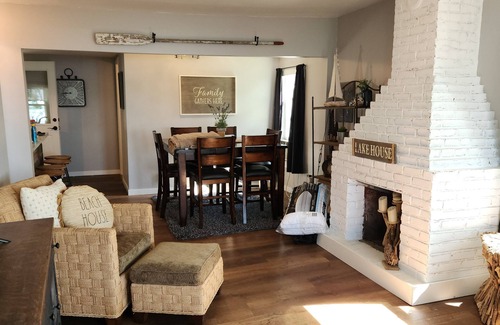 Shawano Cottage | Shawano Lake Cottage. Great Beach. Directly on the Lake