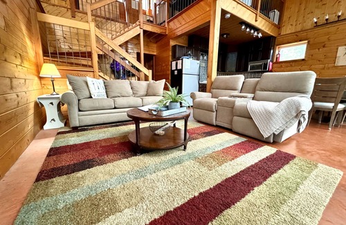 Marion House | Shawnee Overlook (Home & 2 Cabins)