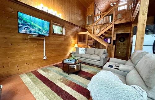 Marion House | Shawnee Overlook (Home & 2 Cabins)