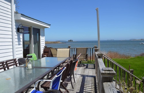 Spruce Head House | She sells seashells by the seashore.