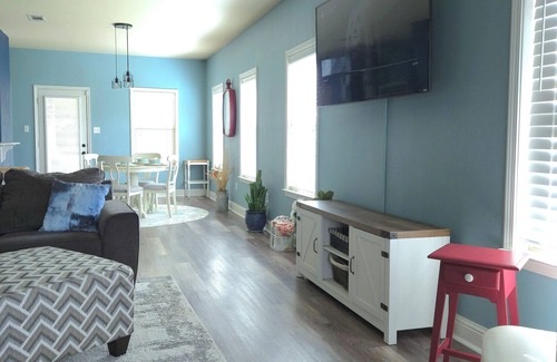 Gulfport House | Shea House with king suite