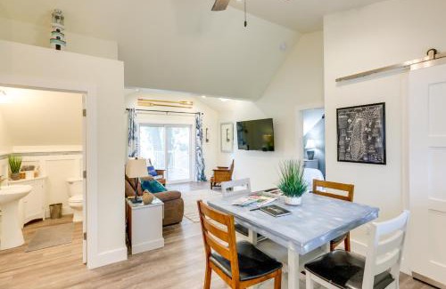 Sheboygan Apartment | Sheboygan Getaway with Deck and On-Site Lake Access!