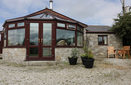 Penryn Cottage | SHEILA'S COTTAGE, pet friendly, with open fire in Penryn