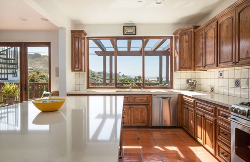 Shell Beach House | Shell Beach Seaview Vista with Breathtaking Views of the Ocean and Foothills
