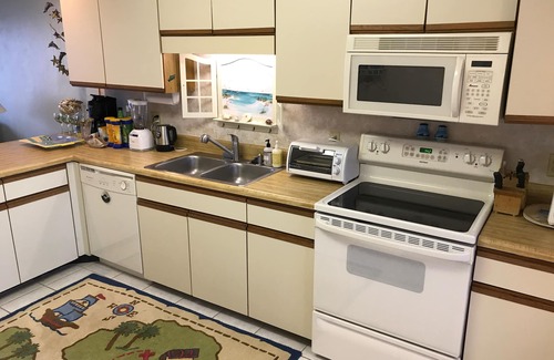 Crawfordville House | Shell Point Beach Town Home. Beautiful Waterfront Townhome. Includes Wi-Fi