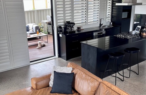 Shellharbour House | Shellharbour Village Stay | Beach & Sauna