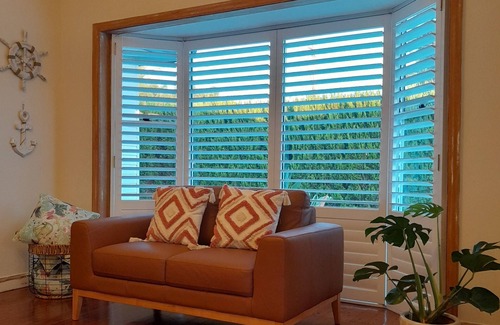 Shellharbour House | Shellharbour Village 3 Bedroom house with large pool, walk to beach & Cafes
