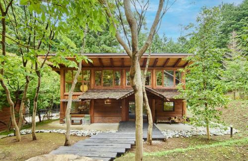Tsuru House | SHELTER,都留 大自然の貸切Villa 8名入れるサウナ付き 完全プライベート空間