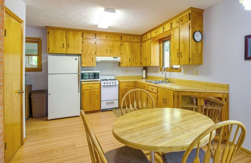 Elkton Cabin | Shenandoah National Park: Cabin w/Patio!