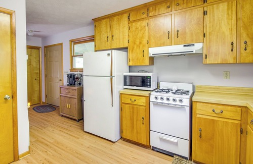 Elkton Cabin | Shenandoah National Park: Cabin w/Patio!