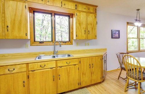 Elkton Cabin | Shenandoah National Park: Cabin w/Patio!