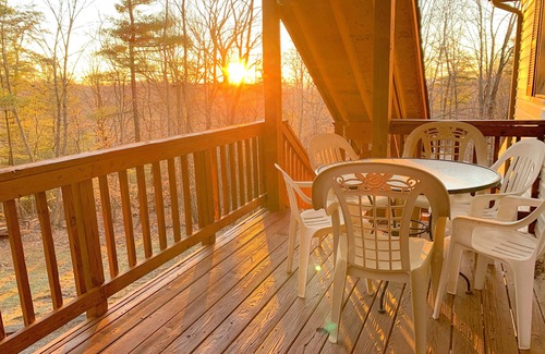 Front Royal House | Shenandoah Retreat near Vineyards/Hiking/River/National Park