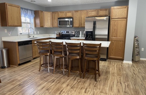 Luray Other | Shenandoah Serenity - Luxurious Mountain Cabin - Swimming Pool, Spa, Jacuzzi!