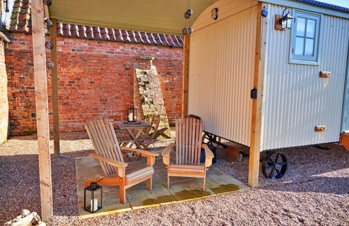 Hemingby Cottage | Shepherd's Hut in Horncastle near Cadwell Park