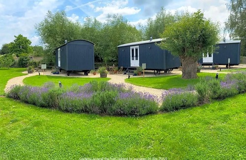 Northmoor Apartment | Shepherd's Hut The Den
