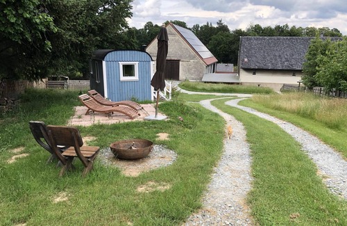 Niederfrohna Apartment | Shepherd's wagon blue Heinrich - Auszeithof Niederfrohna