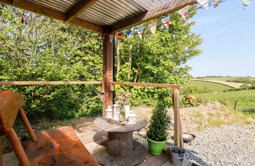 Brazzacott Cottage | SHEPHERDS RETREAT, pet friendly, with hot tub in Crackington Haven