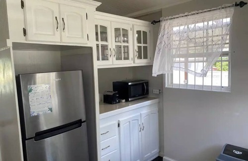 Fitts Village House | Sheridan's PlacenLess than 1 minute walk to the beach