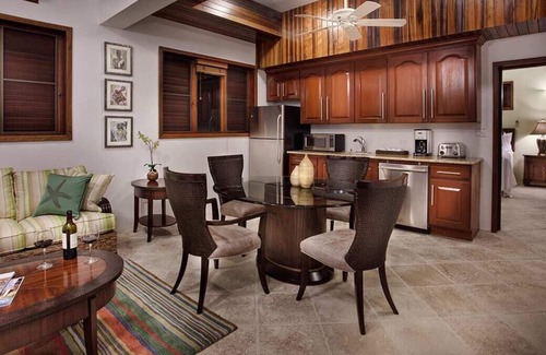 West End Village Villa | Sheriva - Harmony in West End by Personal Villas - Access to the Expansive Pool