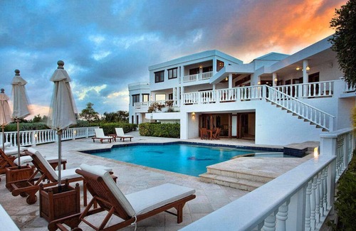 West End Village Villa | Sheriva - Harmony in West End by Personal Villas - Access to the Expansive Pool