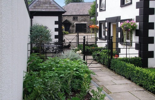 Llangadog Cottage | Sherrifs Lodge - HW7730