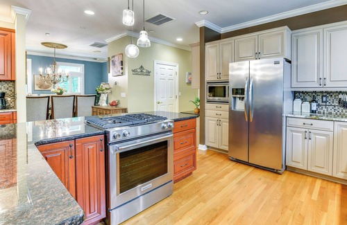 Sherrills Ford House | Sherrills Ford Escape w/Hot Tub, Deck & Yard