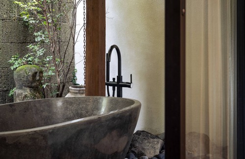 Sambahan Bed & Breakfast | Shibumi Ubud - Room with Garden View - 15 Minutes to Ubud Center