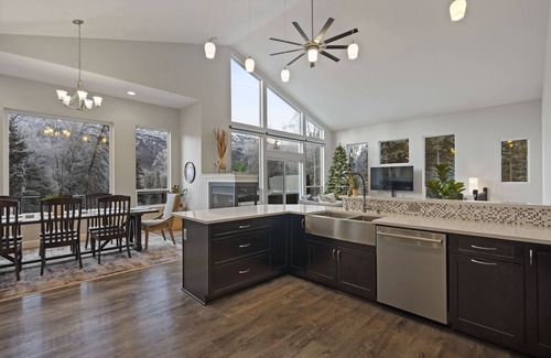 Eagle River House | Shiloh and Harmony - A Modern Oasis on 1.3 Acres with Stunning Unobstructed Mountain Views