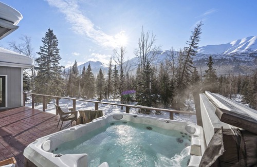 Eagle River House | Shiloh and Harmony - A Modern Oasis on 1.3 Acres with Stunning Unobstructed Mountain Views