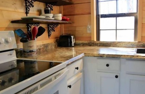 Frenchburg Cabin | Shine On near Red River Gorge!