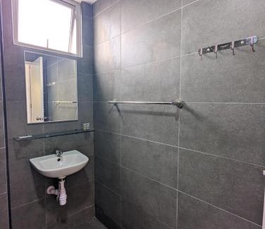 Masai Apartment | Shines GuestHouse 1Br Hi-Privacy Condo