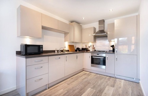 Shinfield House | Shinfield Studio Luxury Stay - 2 Parking - 20% Off