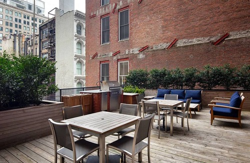 Tribeca Apartment | Shining Tribeca Studio w/Indoor pool + Gym by Blueground