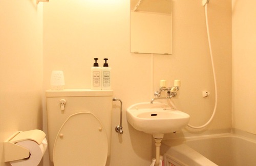Honmachi Apartment | Shinjuku 1-Stop! Walk to Hatsudai/4-Person Stay with Wi-Fi (A)