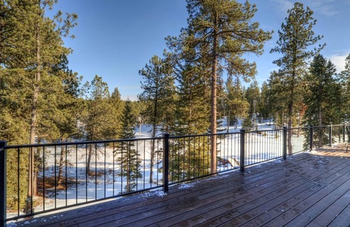 Nemo Cabin | Shiprock Cabin - Modern 3 Bedroom 3.5 bathroom cabin with fire table