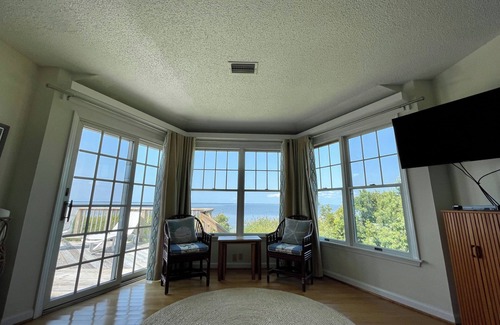 Duck House | Ships Watch! Affordable 4 BR Sound Front in Duck! Sunday check in June- August