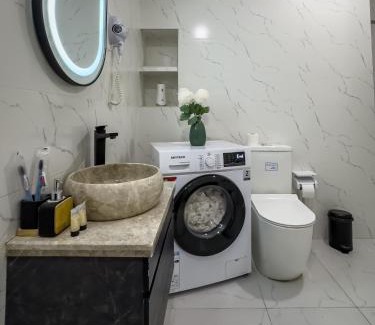 Tbilisi Apartment | Shirin And Cozy Apartment With Jacuzzi Balcony