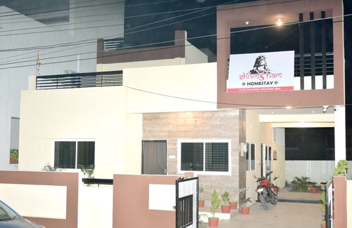 Ujjain House | Shivoham Homestay| Your Private Bungalow| Luxe and Cosy 2BHK with Parking & Lawn