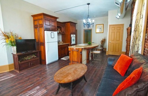 Marietta Apartment | Shopping District Apt | Heart of Historic Downtown