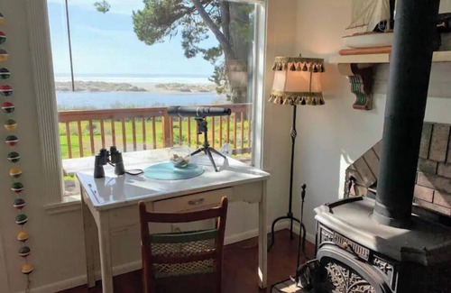 McKinleyville Cottage | Shore Acres Ocean View Cabin and Retreat Space