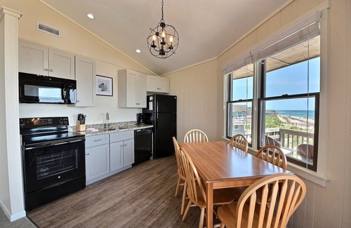 Buxton Cottage | Shore Break Cottage- Steps to Beach- Incredible Views- Community Pool