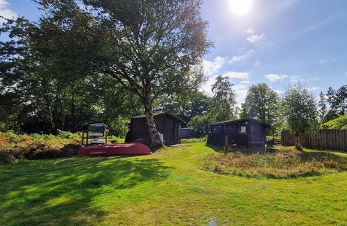 Bedekaspel House | Shore happiness on the Great Sea with boat, canoes and kayak. Dog friendly!