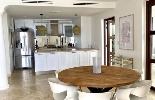 Maho Villa | Shore Pointe Beach stunning modern villa neighbouring 5 star Belmond La Samanna