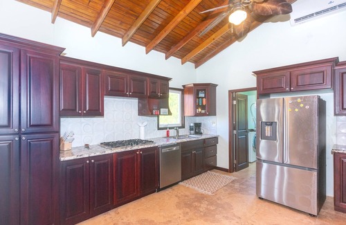 First Bight House | Shore Thing! Unique and spacious 3-bedroom waterfront - Coco View