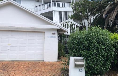 Sapphire Beach House | Shorebreak Studio Apartments