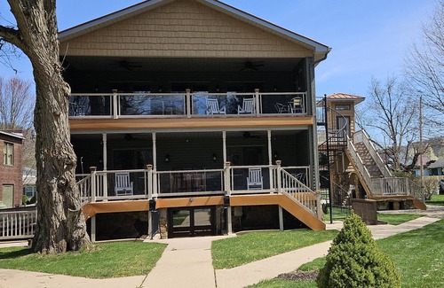 Confluence House | Shoreline Estates - Upper Apt Room A